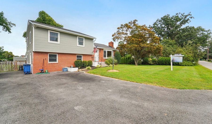 1954 FAIRFAX Rd, Annapolis, MD 21401 - 3 Beds, 2 Bath