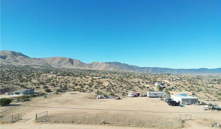 20421 Riverview Rd, Apple Valley, CA 92308 - 1 Beds, 1 Bath