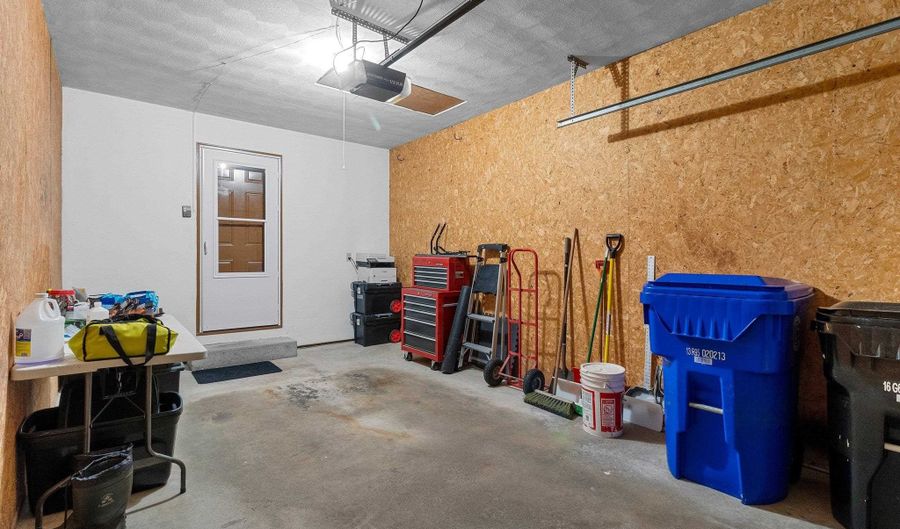 711 OLSON Ave F, Appleton, WI 54914 - 2 Beds, 2 Bath