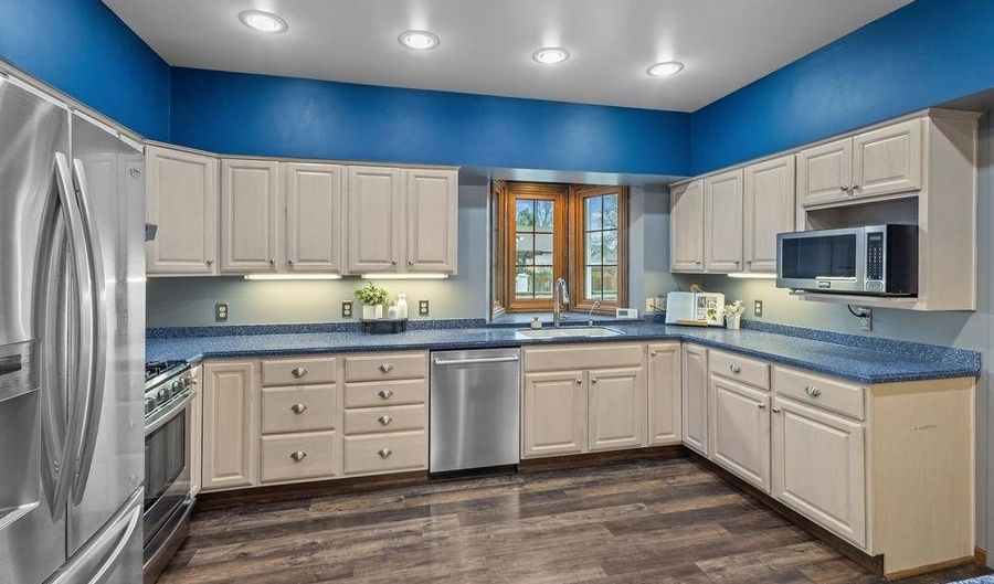 900 S 3rd St, Albion, NE 68620 - 5 Beds, 3 Bath