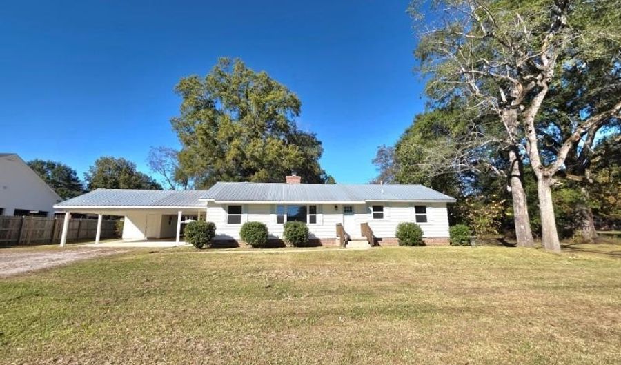 418 E Clayton St, Baldwyn, MS 38824 - 3 Beds, 2 Bath