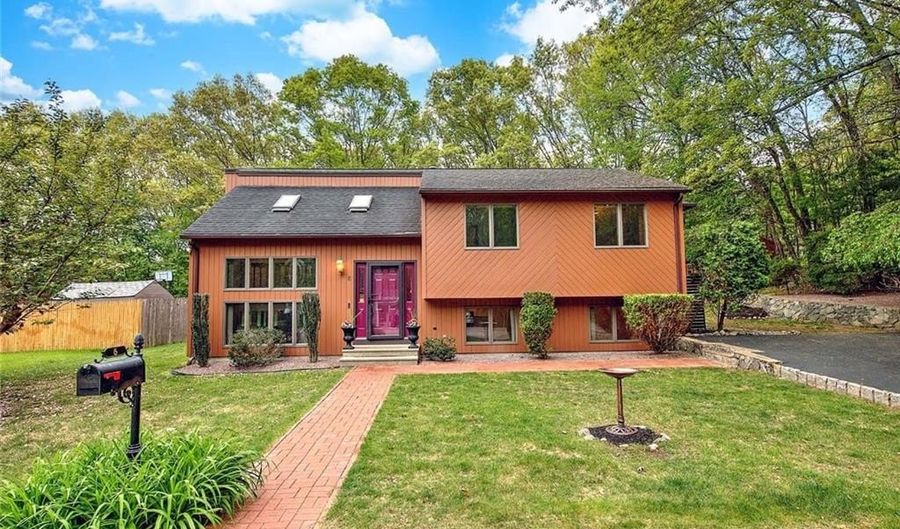 6 Birch St, Johnston, RI 02919 - 3 Beds, 2 Bath