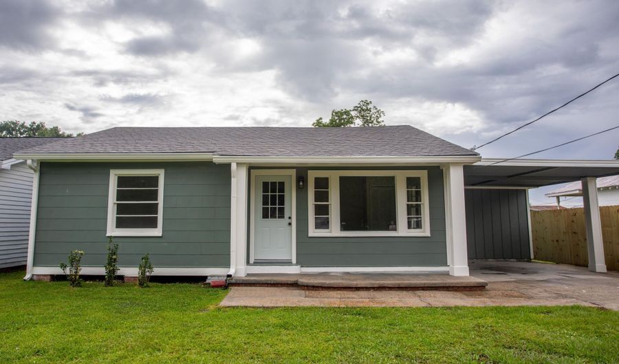 575 Main St, Arnaudville, LA 70512 - 3 Beds, 2 Bath