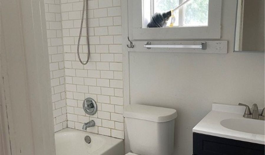 307 W Third, Alice, TX 78332 - 1 Beds, 0 Bath