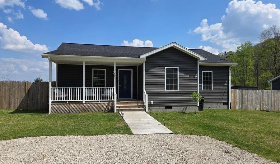 653 Sullivan Rd, Beaver, WV 25813 - 3 Beds, 2 Bath