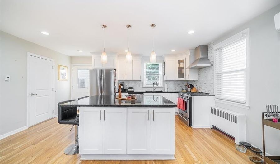 118 W 46TH St, Bayonne, NJ 07002 - 3 Beds, 2 Bath
