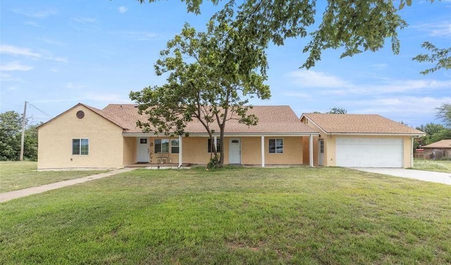 2830 W Georgia Ave, Chickasha, OK 73018 - 4 Beds, 2 Bath