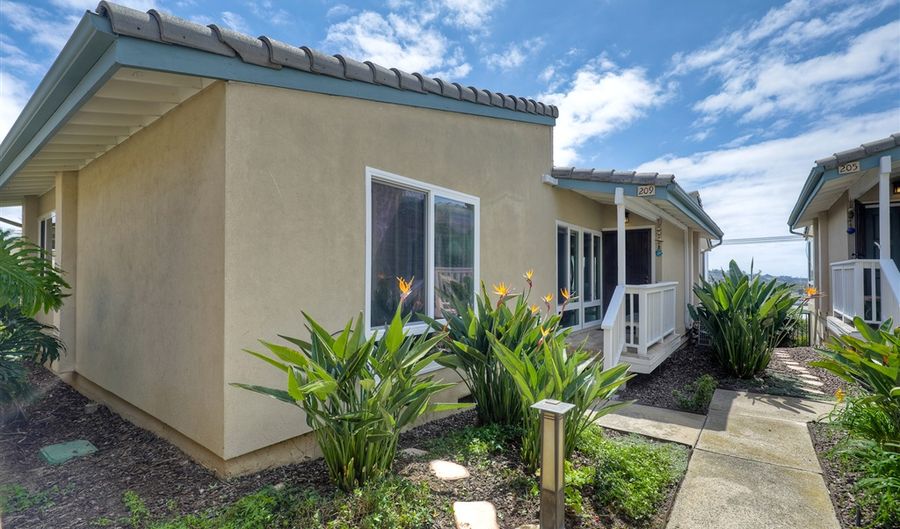 209 Turf View Dr, Solana Beach, CA 92075 - 2 Beds, 2 Bath