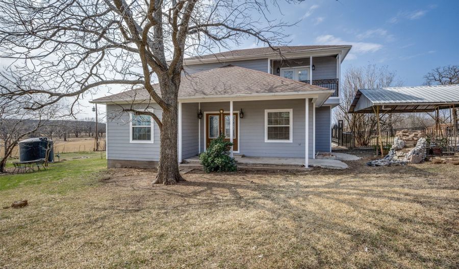 799 County Road 1596, Alvord, TX 76225 - 5 Beds, 2 Bath