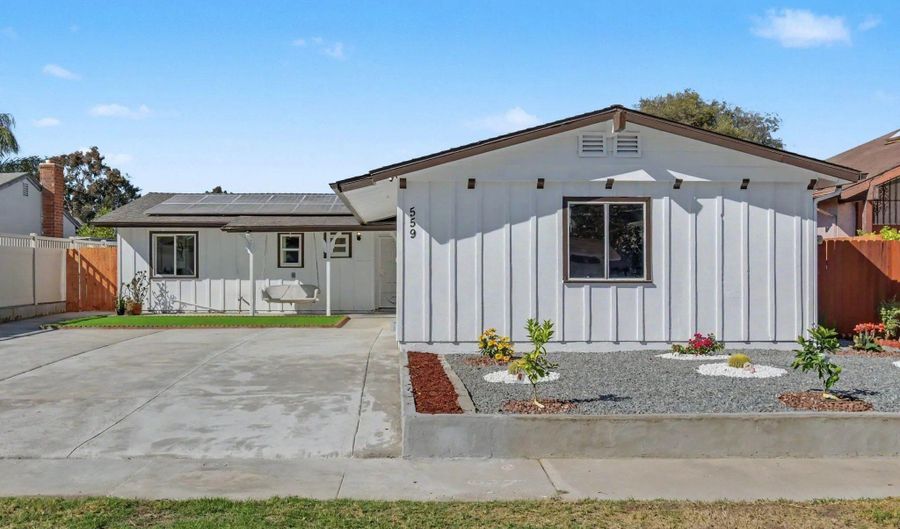559 Glencrest Dr, San Diego, CA 92139 - 4 Beds, 2 Bath
