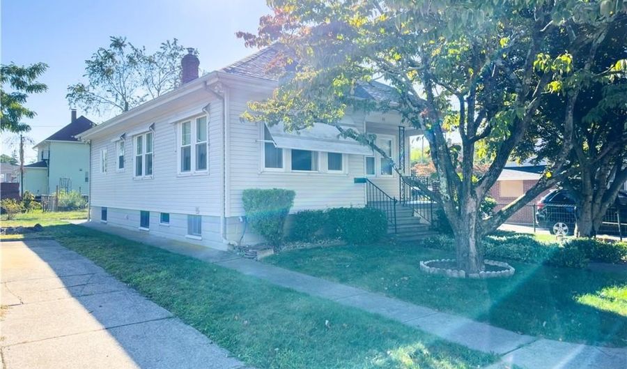 11 Queen St, Cranston, RI 02920 - 2 Beds, 2 Bath
