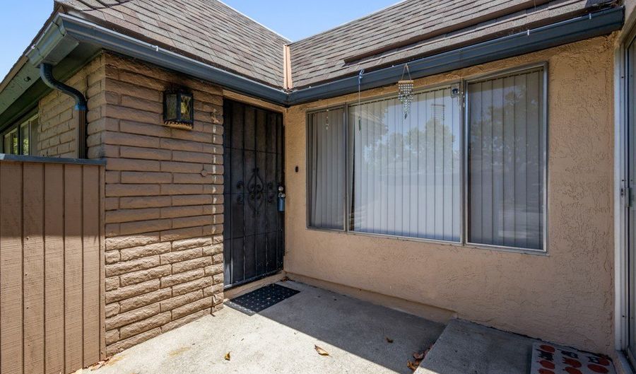 1239 E Bell, Anaheim, CA 92805 - 3 Beds, 2 Bath