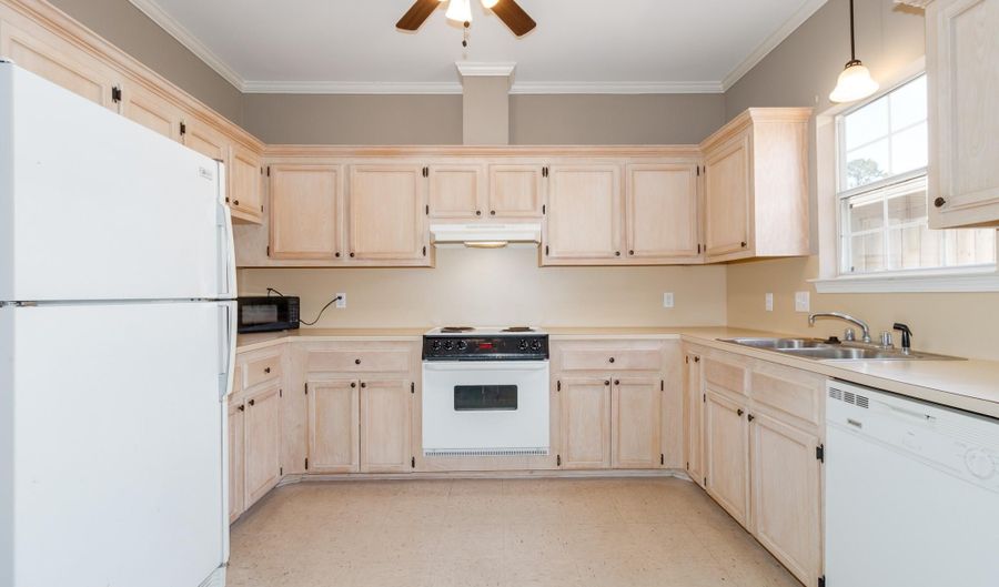 4140 Jefferson Woods Dr, Baton Rouge, LA 70809 - 2 Beds, 2 Bath