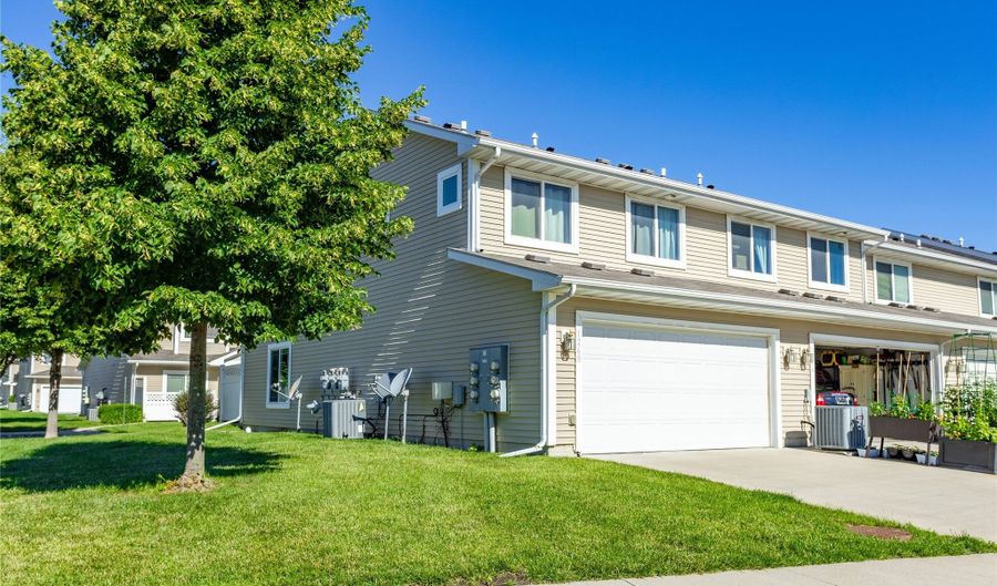 1268 NE 8th Ln, Ankeny, IA 50021 - 3 Beds, 3 Bath