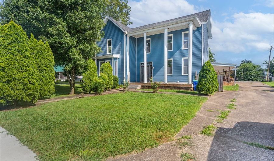 614 Maple St, Auburn, KY 42206 - 5 Beds, 4 Bath