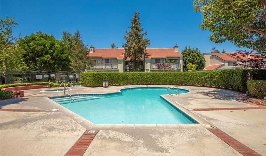 3554 W Carrotwood Ct C, Anaheim, CA 92804 - 2 Beds, 2 Bath