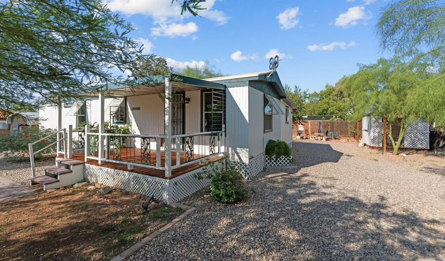 26600 S Grandview Dr, Congress, AZ 85332 - 3 Beds, 1 Bath