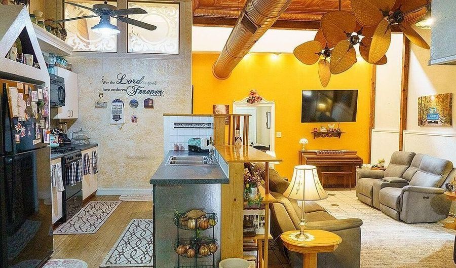 117 W Main St, Ash Grove, MO 65604 - 0 Beds, 2 Bath