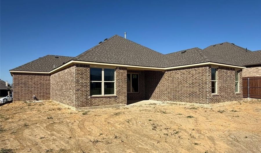 218 Cheyenne Trl, Alvarado, TX 76009 - 3 Beds, 2 Bath