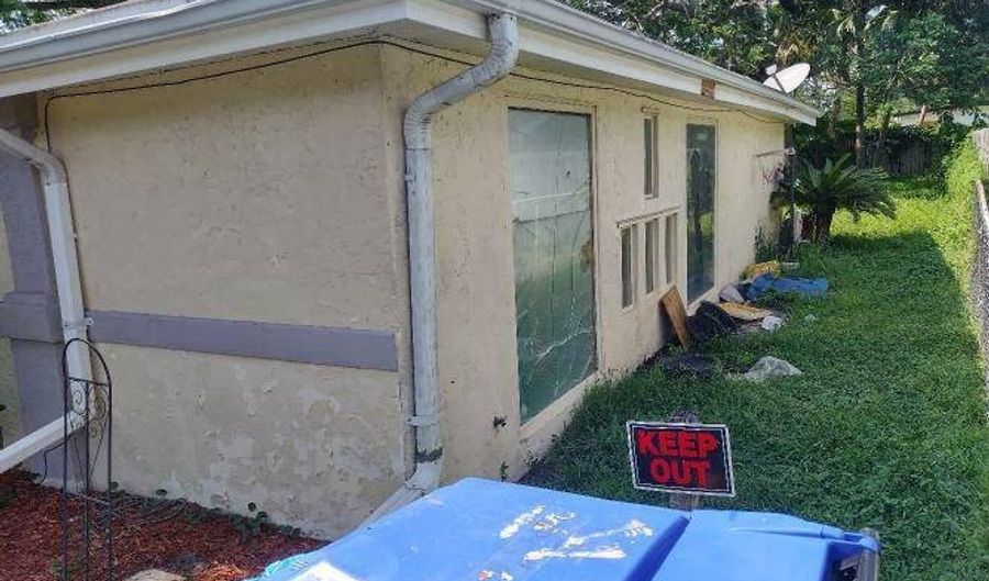 1119 Carlson Dr, Orlando, FL 32804 - 2 Beds, 1 Bath