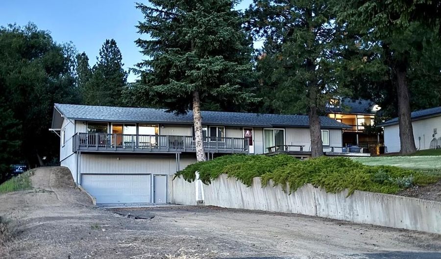 110 Lakeshore Dr, Cascade, ID 83611 - 3 Beds, 2 Bath
