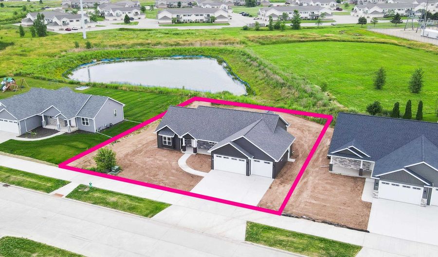 3487 E RUBYRED Dr, Appleton, WI 54913 - 5 Beds, 3 Bath