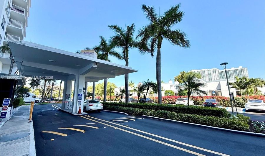 2851 NE 183rd St 1706E, Aventura, FL 33160 - 2 Beds, 2 Bath