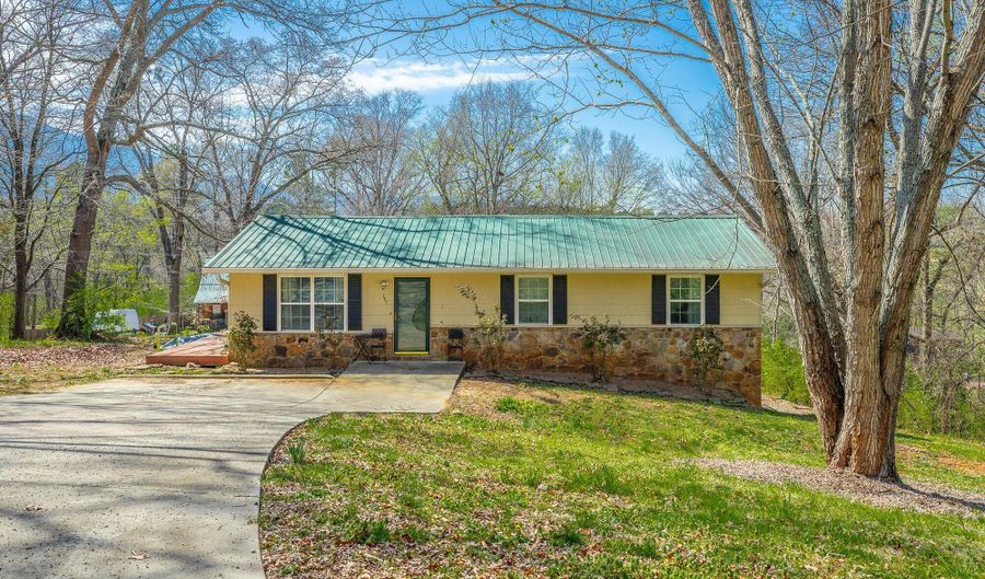 182 Woodbine Dr, Benton, TN 37307 - 3 Beds, 2 Bath