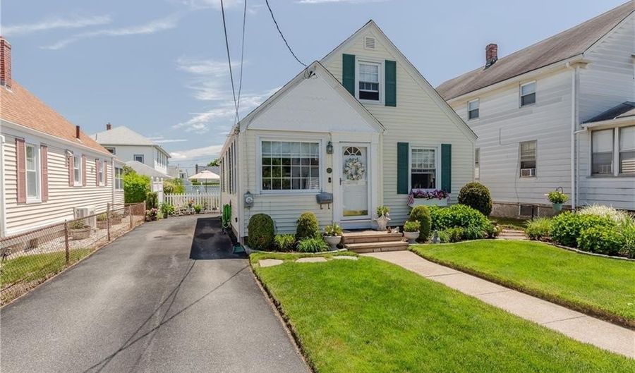 24 Columbus Blvd, Cranston, RI 02910 - 3 Beds, 1 Bath