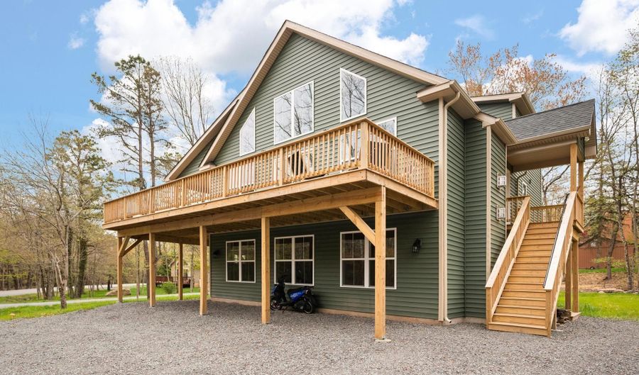 644 Towamensing Trl, Albrightsville, PA 18210 - 5 Beds, 4 Bath