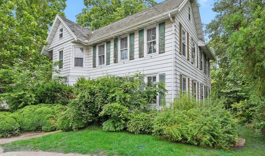 140 DELAWARE Ave, Laurel, DE 19956 - 4 Beds, 2 Bath