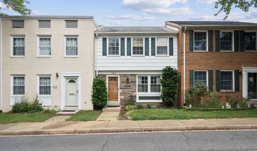 8406 THOMPSON Rd, Annandale, VA 22003 - 3 Beds, 4 Bath