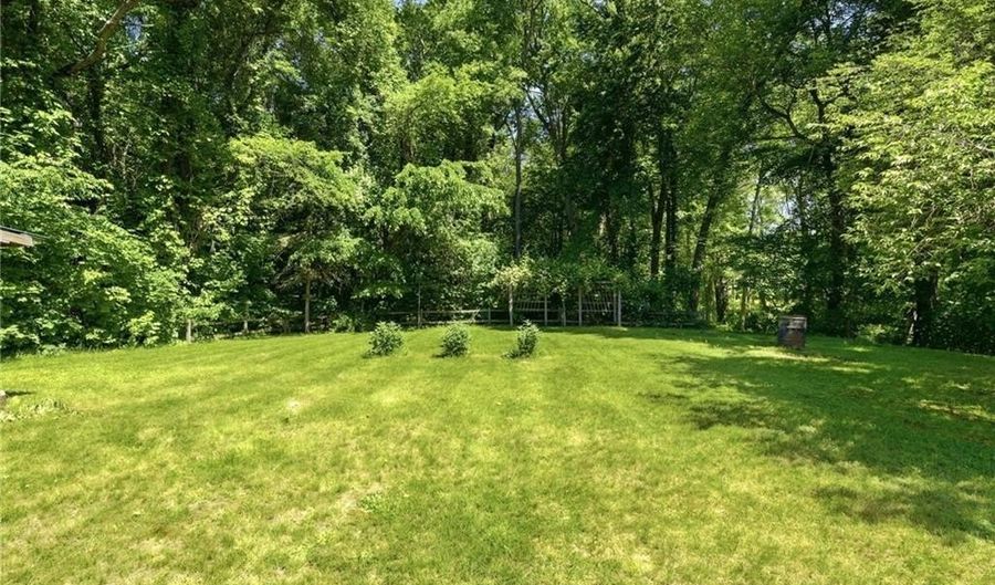 257 Union Ave, Burrillville, RI 02859 - 5 Beds, 1 Bath