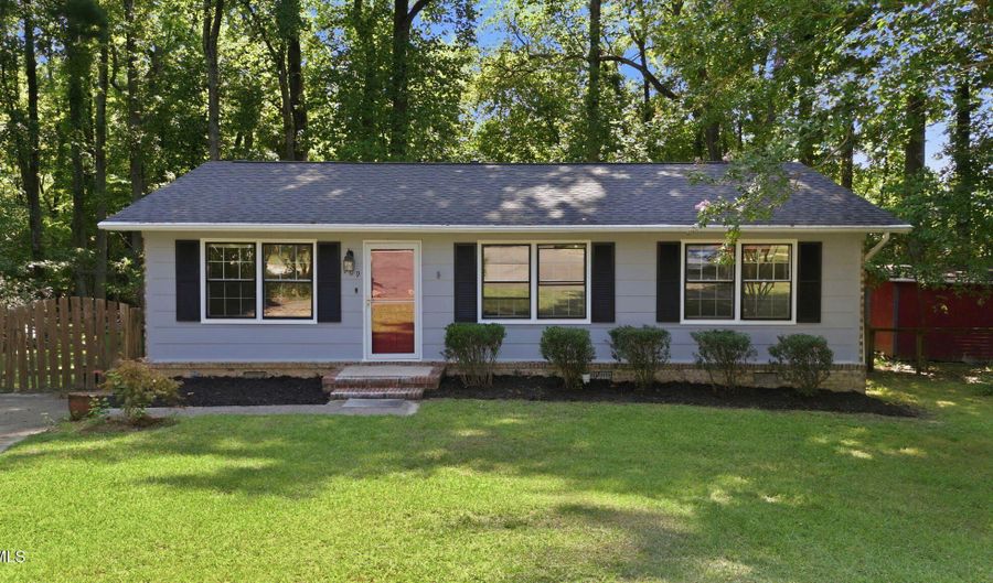909 Bryn Mawr Ct, Apex, NC 27502 - 3 Beds, 2 Bath