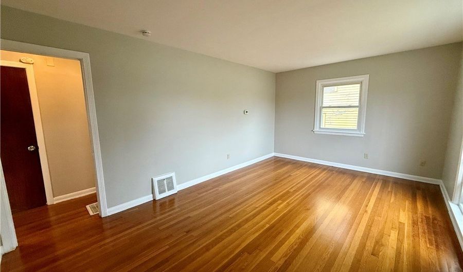 1055 Whittier Ave, Akron, OH 44320 - 3 Beds, 1 Bath