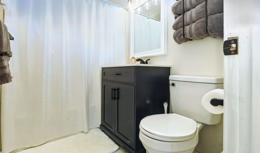 6049 E Mineral Koleen Rd, Bloomfield, IN 47424 - 3 Beds, 1 Bath