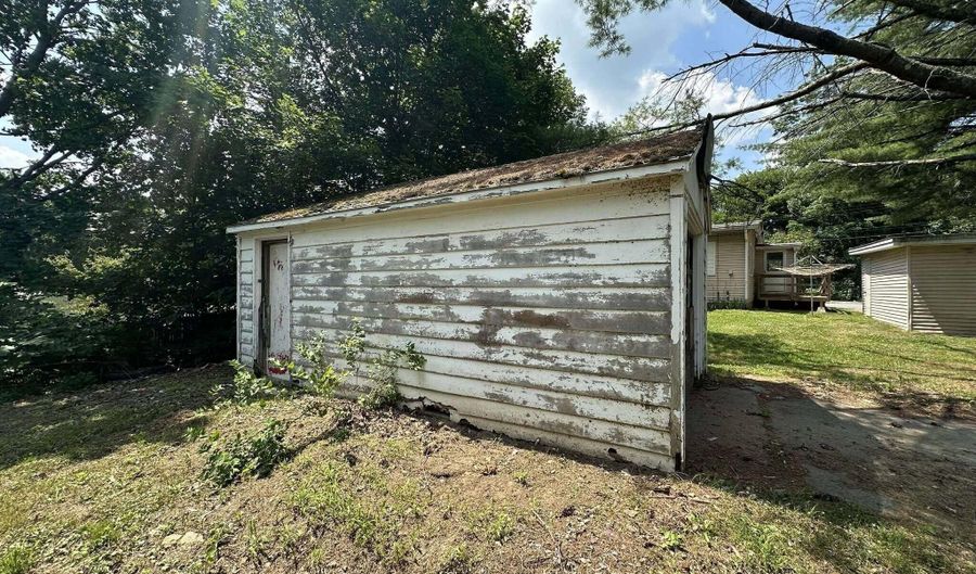 4 Campbell St, Augusta, ME 04330 - 3 Beds, 1 Bath