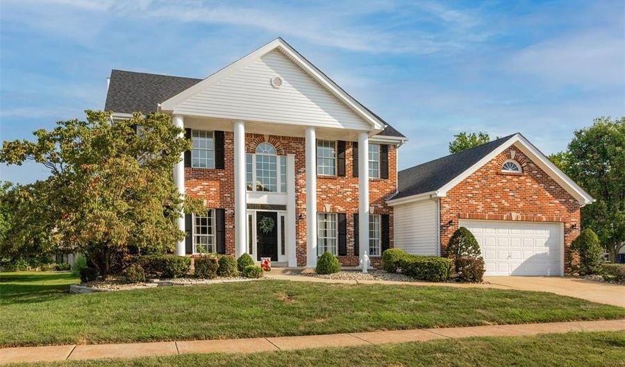420 April Oaks Ct, Ballwin, MO 63021 - 4 Beds, 3 Bath
