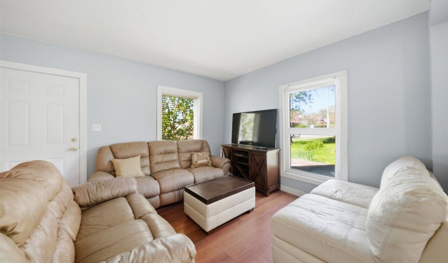 912 Greene St, Adel, IA 50003 - 3 Beds, 2 Bath