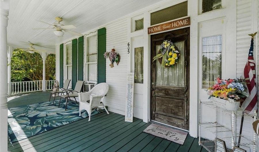 605 Hand Ave, Bay Minette, AL 36507 - 3 Beds, 2 Bath
