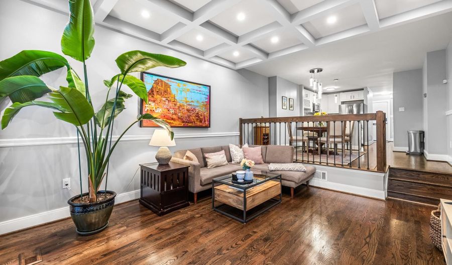 710 S CHARLES St, Baltimore, MD 21230 - 3 Beds, 4 Bath