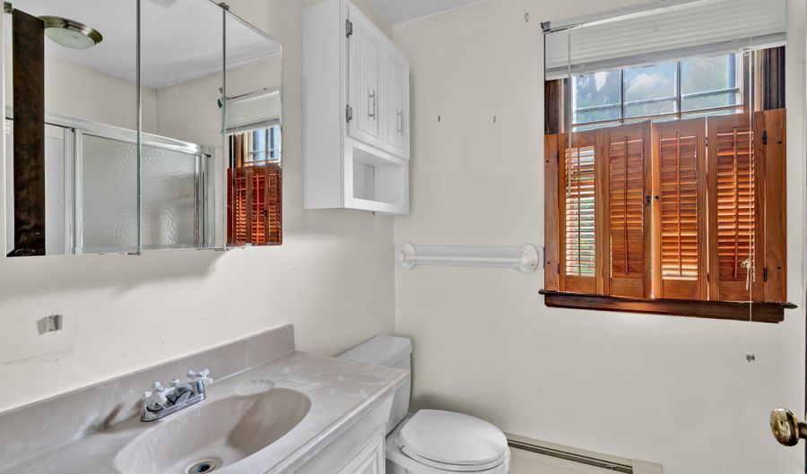 70 Smith Ln, Burlington, CT 06013 - 3 Beds, 3 Bath