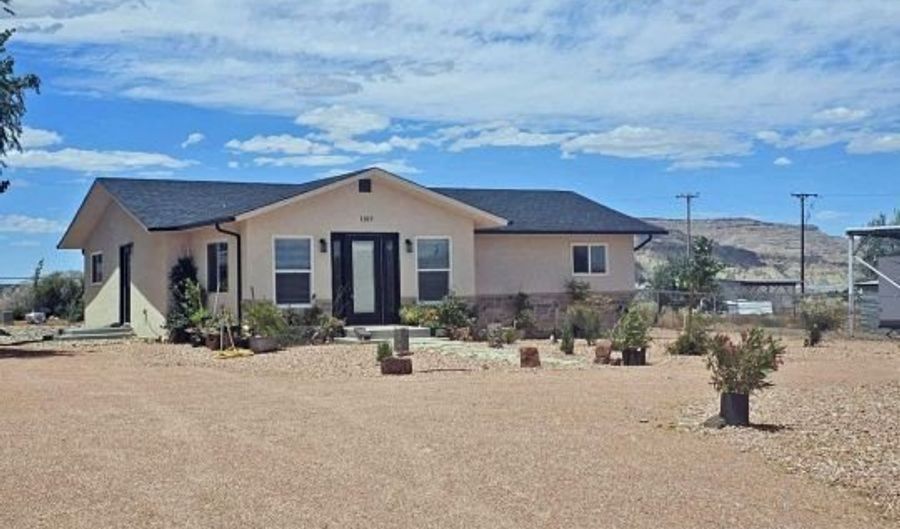 1107 E Old Glory Way, Big Water, UT 84741 - 3 Beds, 2 Bath