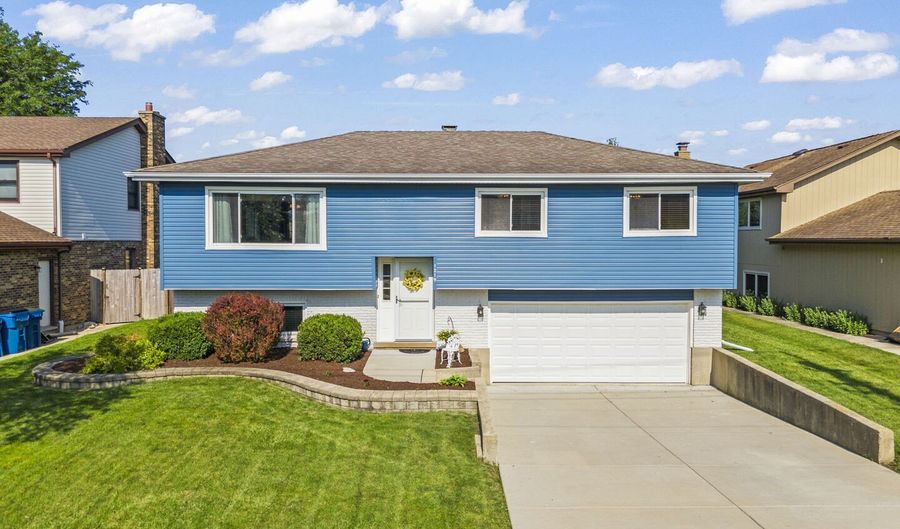 1219 N Itasca Rd, Addison, IL 60101 - 3 Beds, 2 Bath