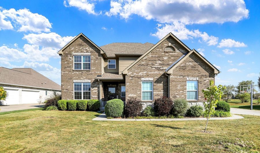 3762 Woodruff Pl, Bargersville, IN 46106 - 5 Beds, 4 Bath