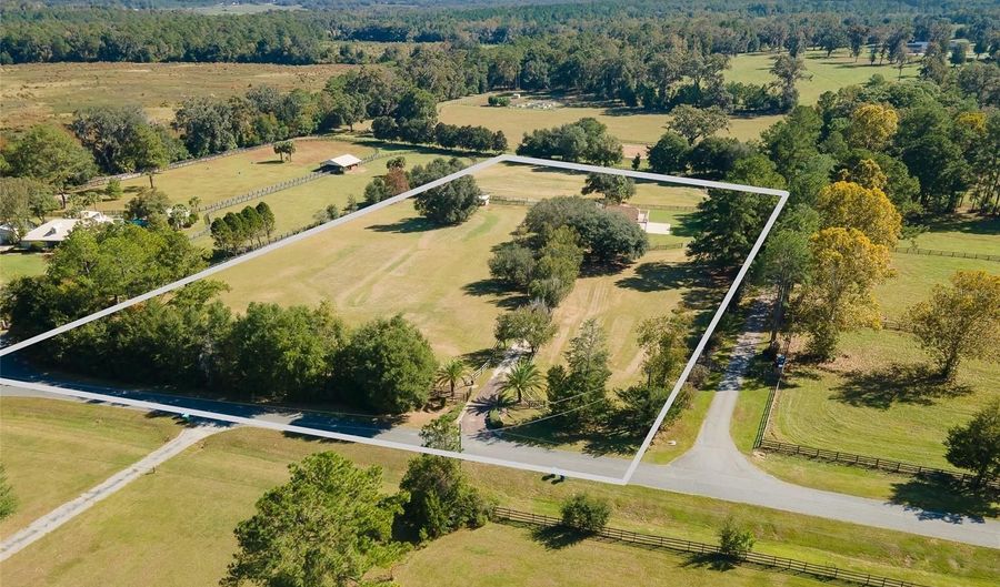 12119 NW 122ND Ter, Alachua, FL 32615 - 4 Beds, 4 Bath