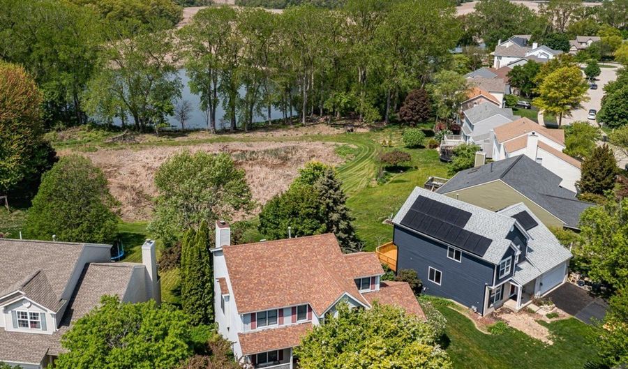 1196 Edgewater Ln, Antioch, IL 60002 - 5 Beds, 4 Bath