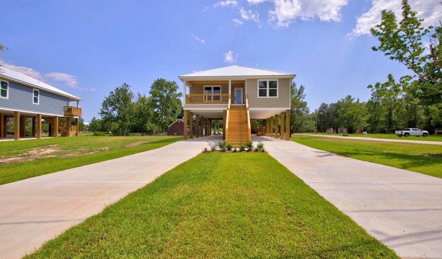 10113 Bald Eagle Dr, Biloxi, MS 39532 - 3 Beds, 2 Bath