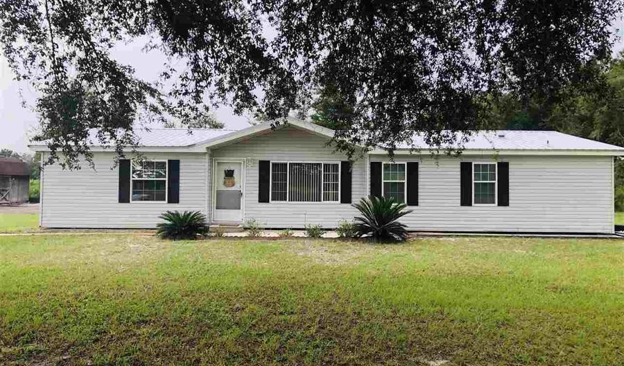 7005 NW 282nd St, High Springs, FL 32643 - 3 Beds, 2 Bath