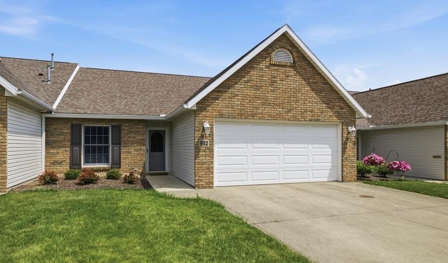 952 Oakbrook Dr, Ashland, OH 44805 - 2 Beds, 2 Bath